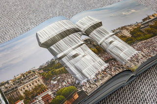 Christo and Jeanne-Claude. L'Arc de Triomphe, Wrapped, Paris Galerie Roschlaub  Galerie Roschlaub